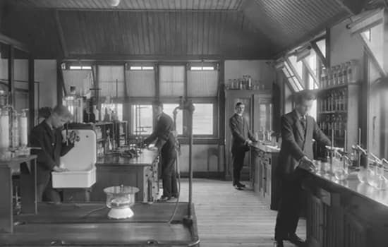 Historical lab in action