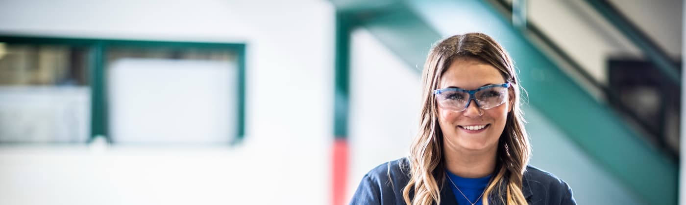 Element chemist in a food testing lab