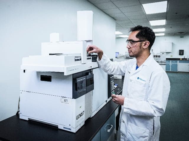 Element laboratory analyst conducting advanced raw materials analysis