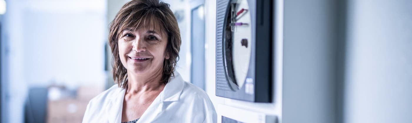 Element scientist in pharmaceutical stability testing laboratory