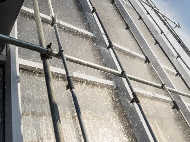 Water testing on facade