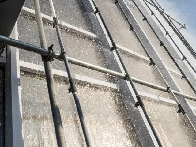 Water testing on facade