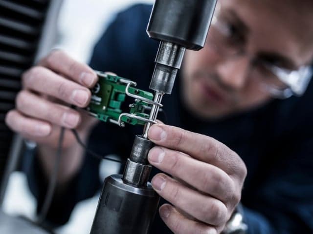 ASTM e606 Low Cycle Fatigue LCF test